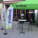 glp Zelt vor einer Hausfassade